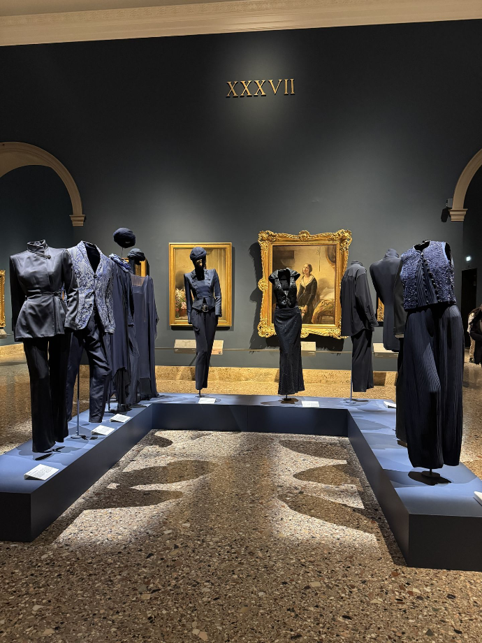 giorgio-armani-exhibition-milano-per-amore-fashion-victory-style